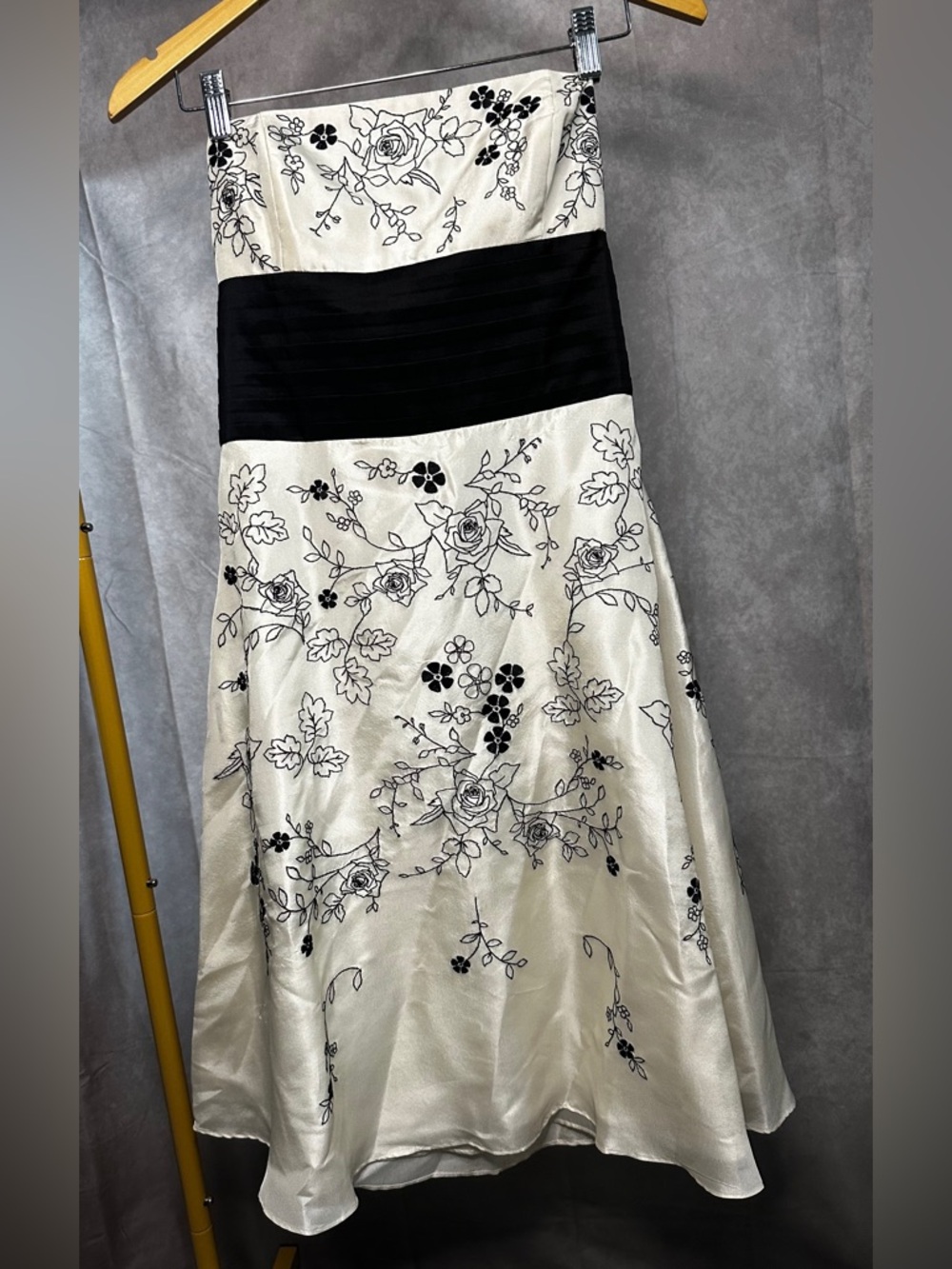 WHBM Strapless Silk Floral Dress Black White Size 6